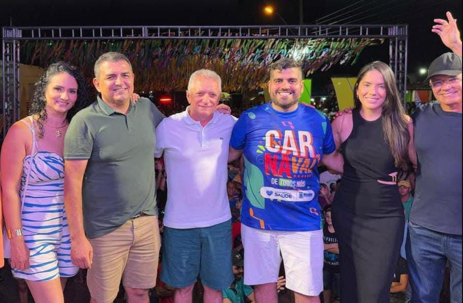 Prefeito Laurinho Maia e Geska Maia prestigiam o Carnaval de Todos Nós em Belém do Brejo do Cruz