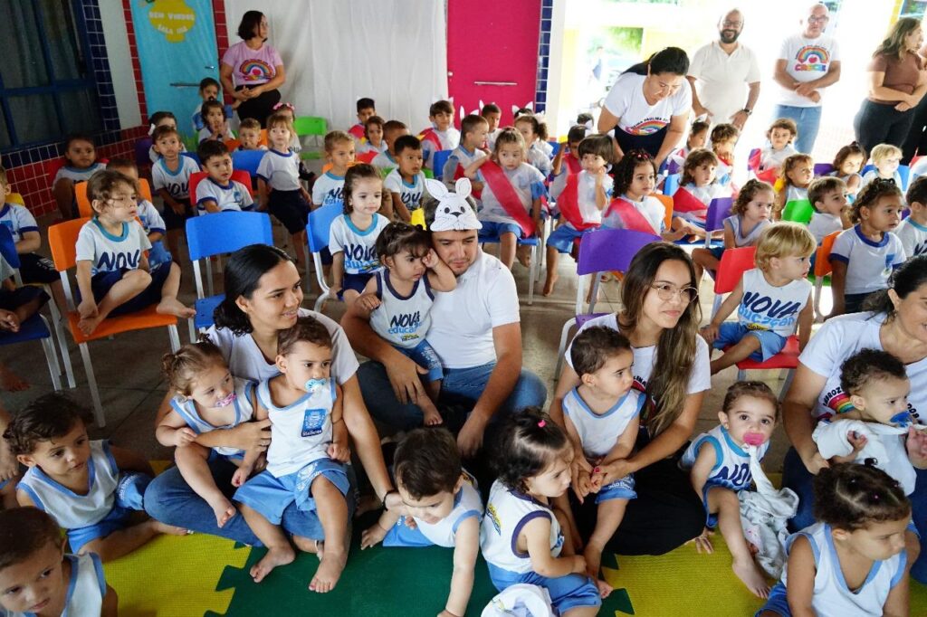 Prefeito Gerfeson Carnaúba inicia entrega de novo fardamento escolar na rede municipal de ensino de São Bento